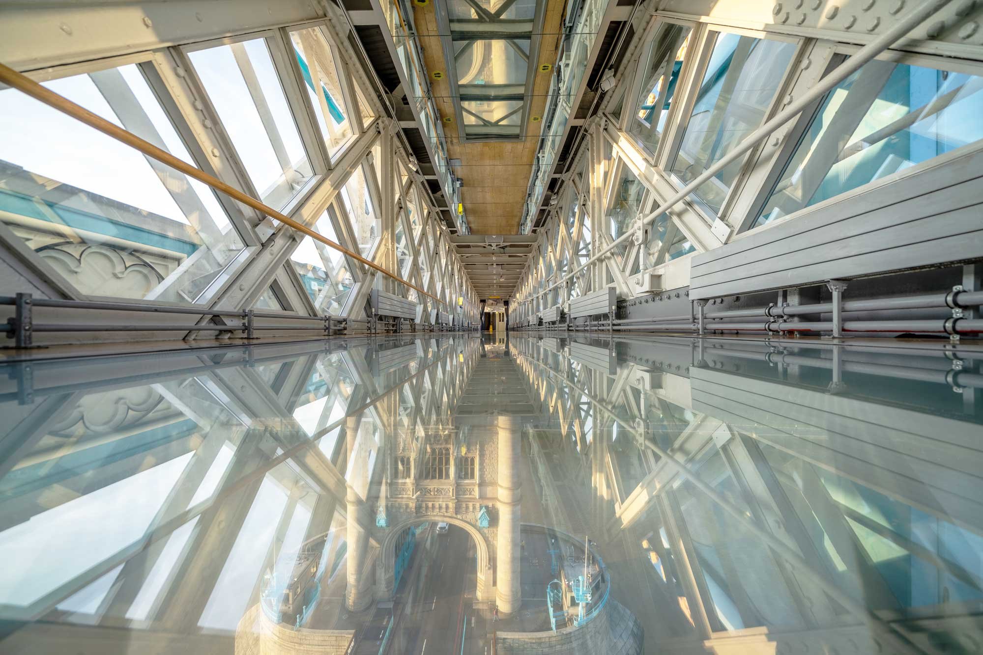 유리 바닥 전망대 (Glass Walkway)